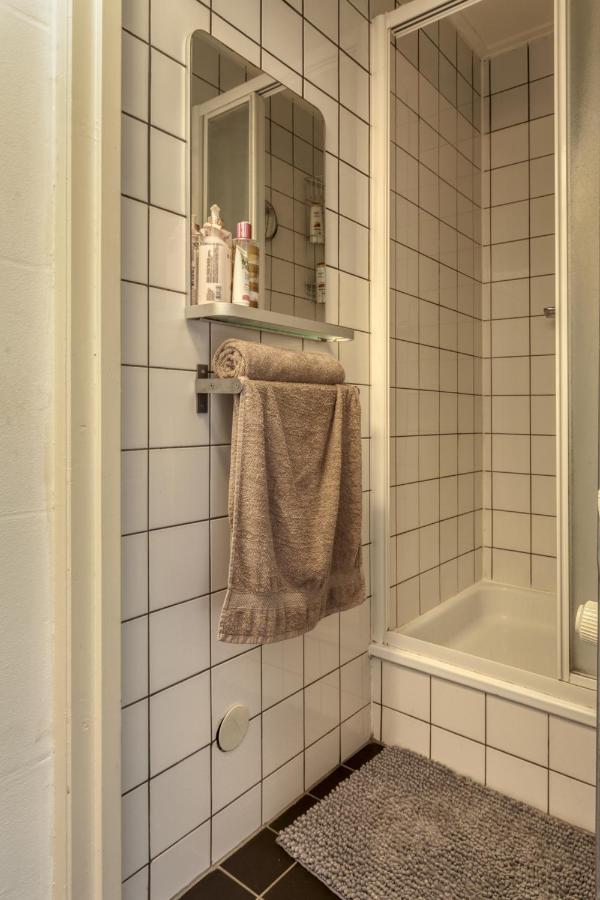 B&B 1971 Hazenstraat - Shared Bathroom Амстердам Экстерьер фото